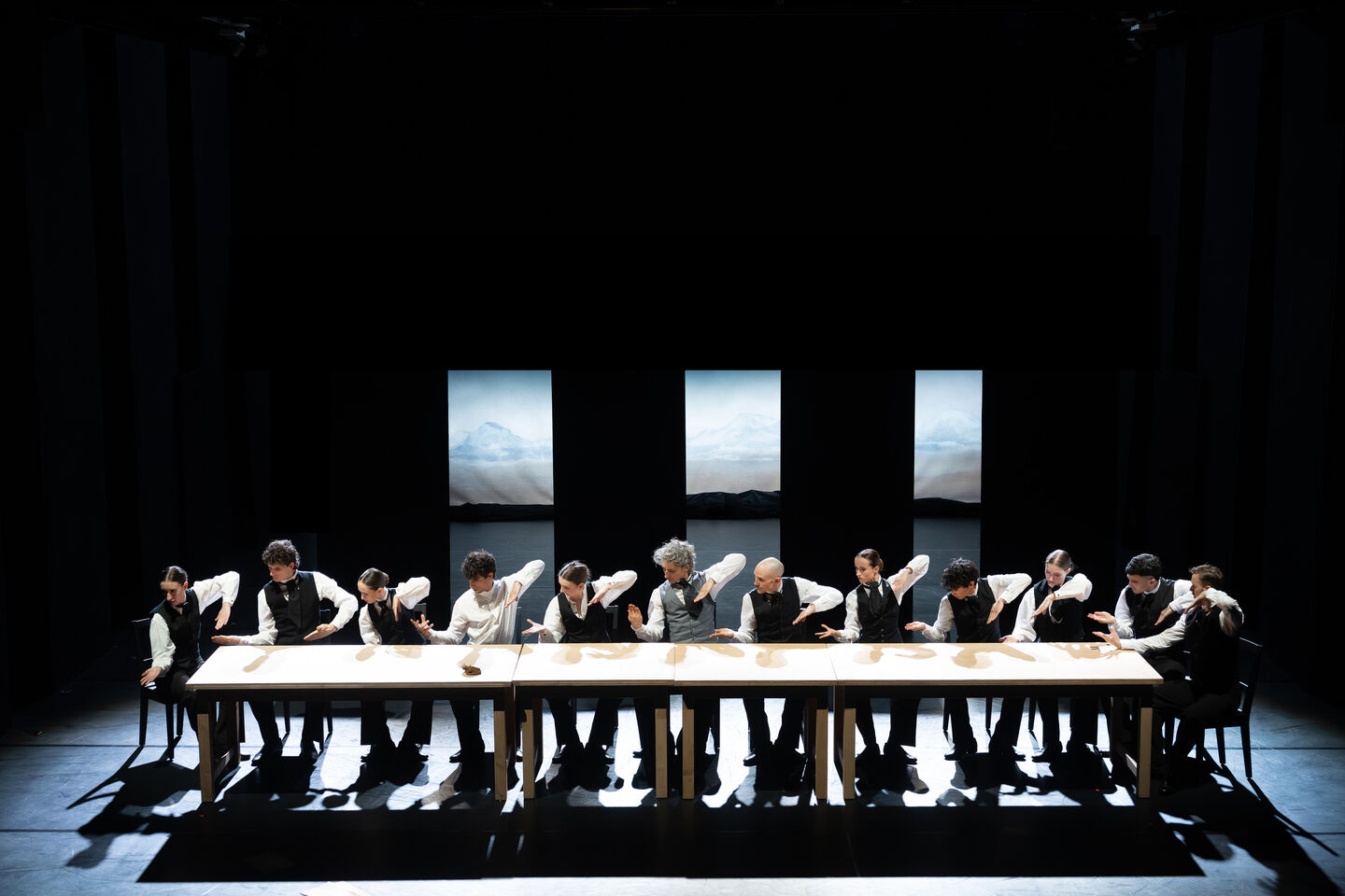 DA VINCI
Choreografie von Lucas Valente (UA)
Szenenfoto
Foto: Bernd Schönberger