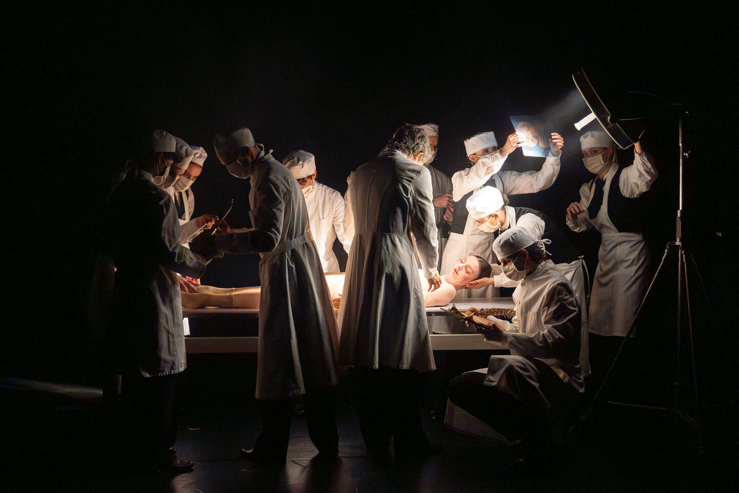 DA VINCI
Choreografie von Lucas Valente (UA)
Szenenfoto
Foto: Bernd Schönberger